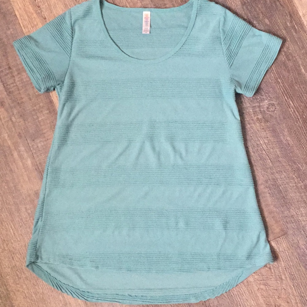 LuLaRoe Classic Tee sz XS